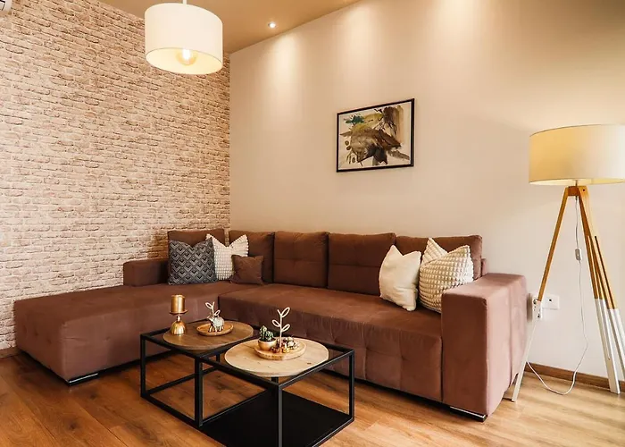 Superior One Luxury Apartment *